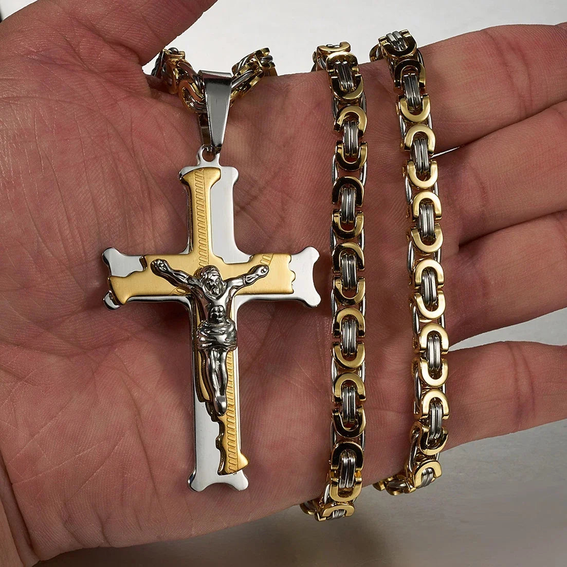 ✝️50 % RABATT⏰ Edelstahl‑Kruzifix‑Halskette, stilvolles Schmuckstück für Geschenk & Alltag