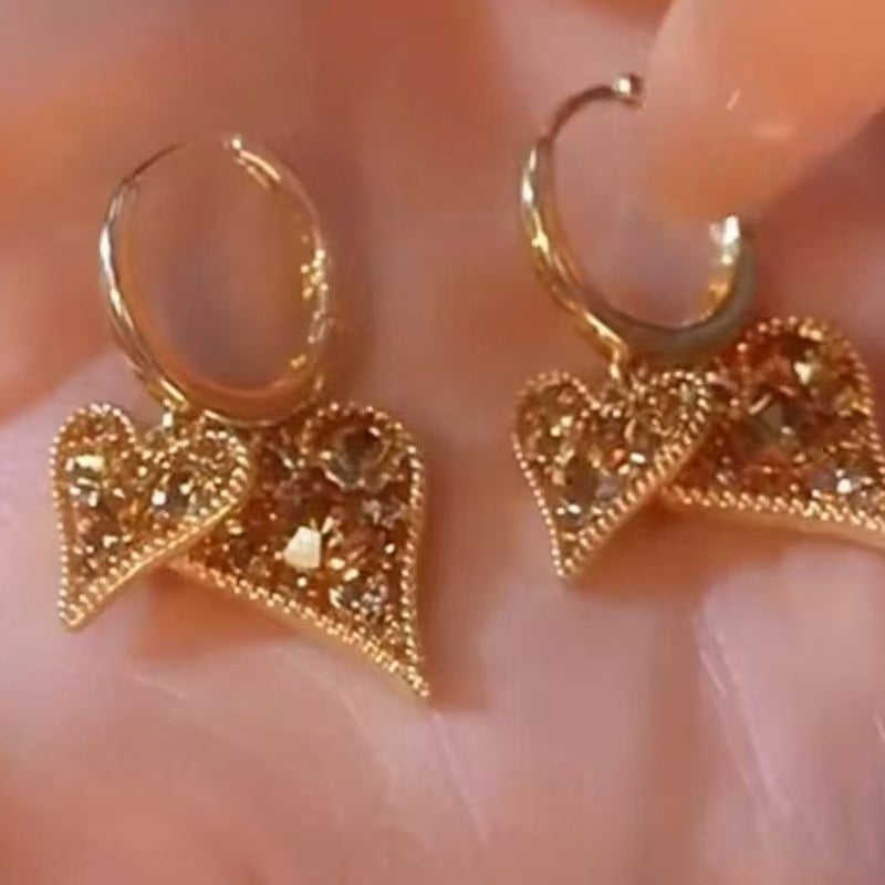 đđ 50% RABATT! Elegante funkelnde Herz-Hoop-Ohrringe â Zarter Glamour mit romantischem Twist fĂŒr jeden Anlass âš