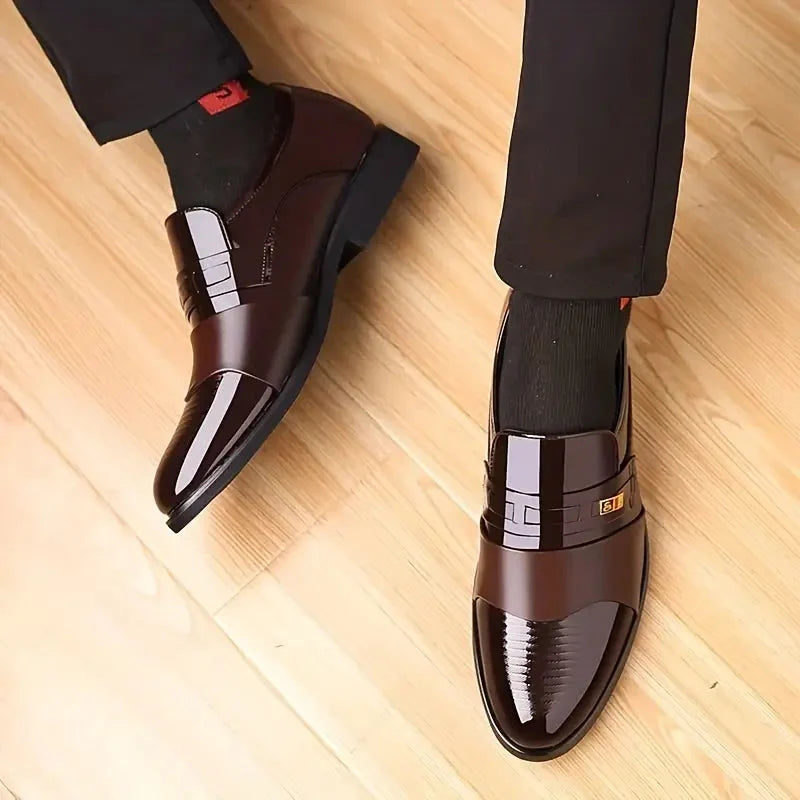 đđ„ NEUER STIL! Formelle Herrenschuhe aus Leder mit spitzer Zehe â Bequem, rutschfest & elegant â Perfekt fĂŒr Business, Hochzeit & besondere AnlĂ€sse âš