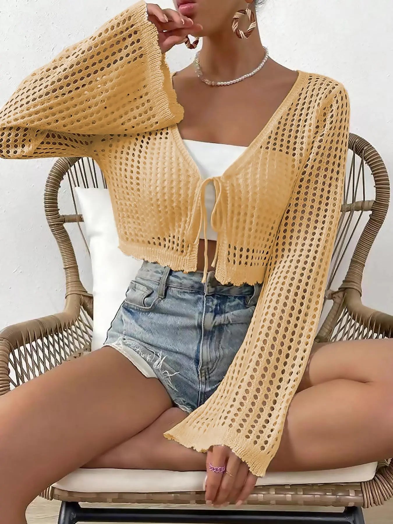 🧥✨ Kurzer Cardigan mit Lochmuster und vorderem Bindeband für Damen – 50% RABATT! Leicht, feminin & perfekt für Übergangszeit und Sommerabende 🍂