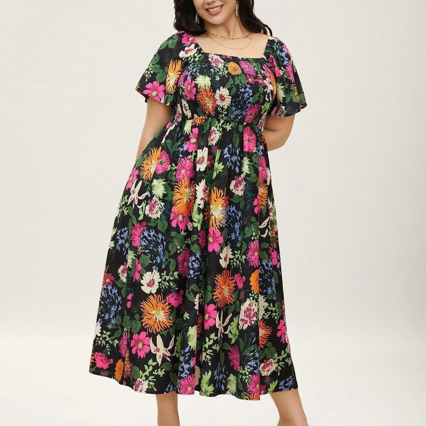 👗⏰ SOMMER HEISSER VERKAUF: 50% RABATT! Geblümtes Smock-Kleid mit eckigem Ausschnitt und Taschen – Bequem, verspielt & perfekt für warme Tage 🌸✨