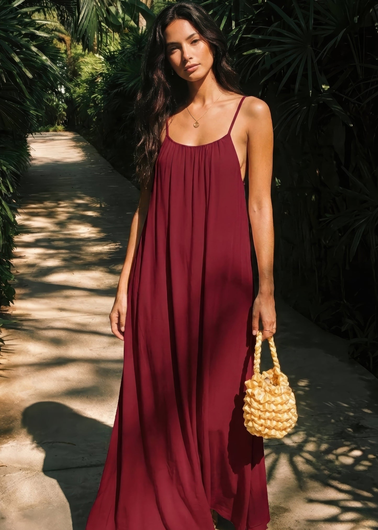 👗 50% RABATT! 💃 Einfarbiges Rückenfreies Cami-Kleid für Damen – Leicht, Luftiger Schnitt & Perfekt Für Den Sommer ☀️