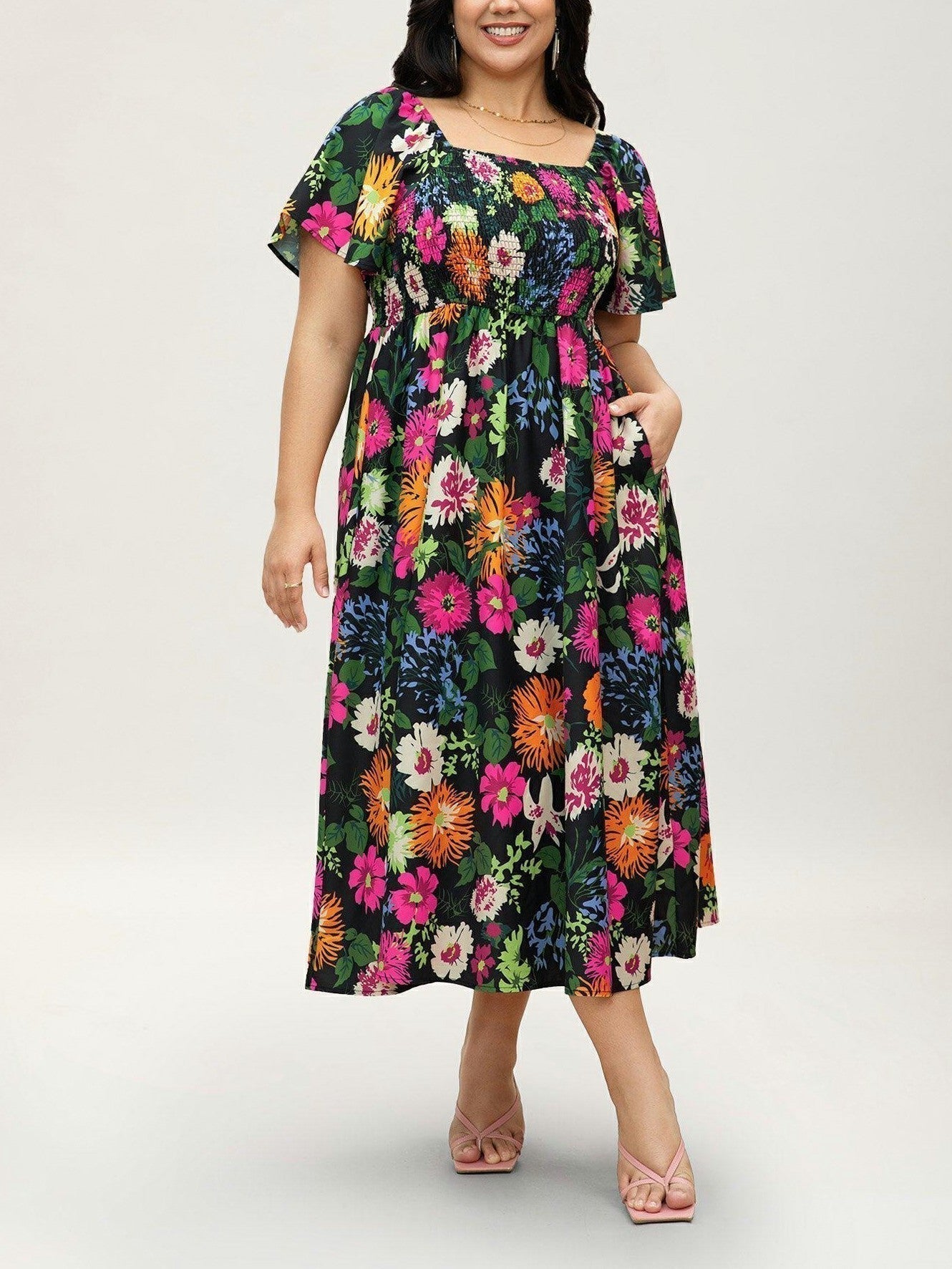 👗⏰ SOMMER HEISSER VERKAUF: 50% RABATT! Geblümtes Smock-Kleid mit eckigem Ausschnitt und Taschen – Bequem, verspielt & perfekt für warme Tage 🌸✨