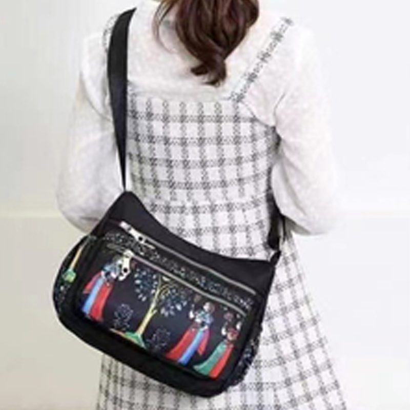 🎒✨ 50% RABATT! Modische, bedruckte Umhängetasche mit großem Fassungsvermögen – Vielseitig, praktisch & stylisch für Alltag & Reise ✨