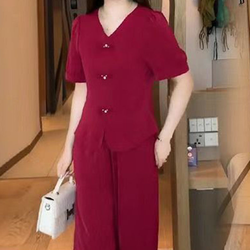 👚🌿 BEFRISTETES ANGEBOT: 50% RABATT! Zweiteiliges Damen-Set aus kurzarm-Top mit V-Ausschnitt und weiter Hose – Leicht, luftig & perfekt für Sommer, Strand & Urlaub ✨