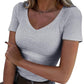 👕✨ 50% RABATT! Schmal geschnittenes Basic-T-Shirt mit V-Ausschnitt für Damen – Lässig elegant, vielseitig & perfekt für den Alltag 💫