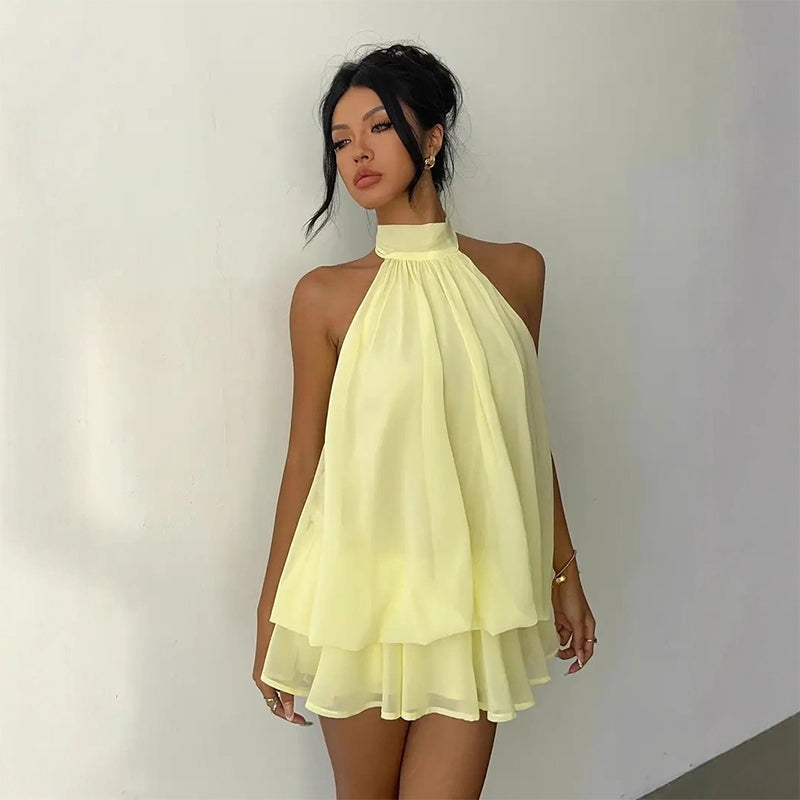 👗🌊 50% RABATT! Leicht fließendes Trägerkleid mit Wickeloptik & ausgestelltem Saum – Perfekt für Sommerpartys & Strand ✨