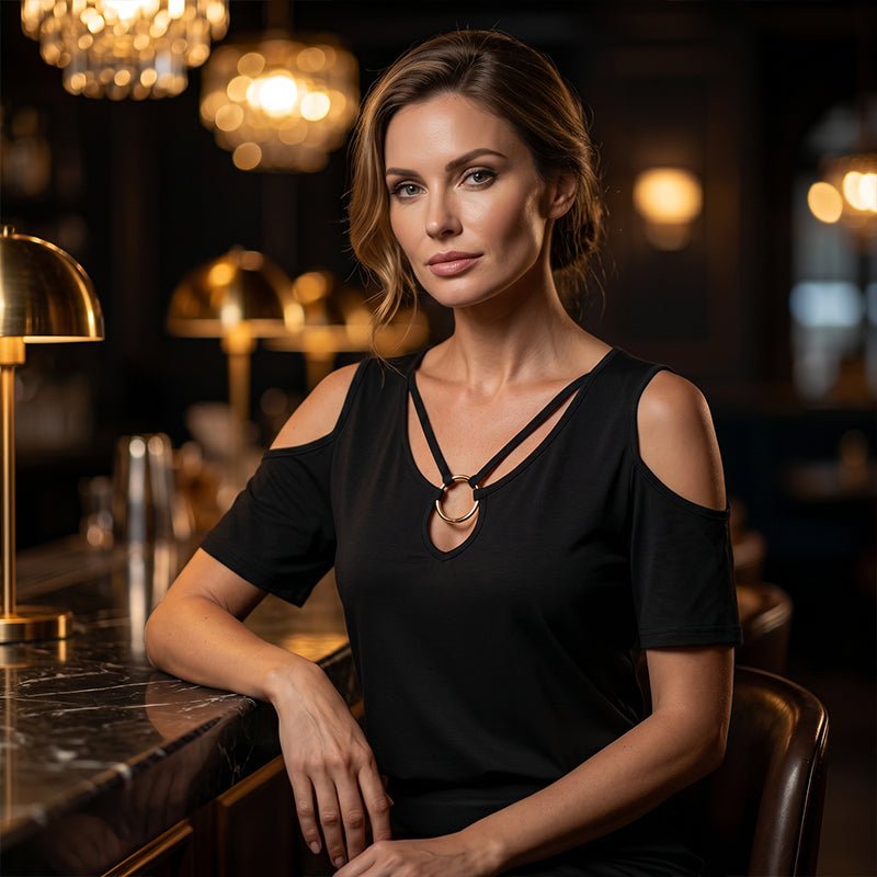 👕✨ 50% RABATT! Damen schulterfreies Oberteil mit V-Ausschnitt und Ring-Detail – Verführerisch, feminin & perfekt für heiße Tage ☀️