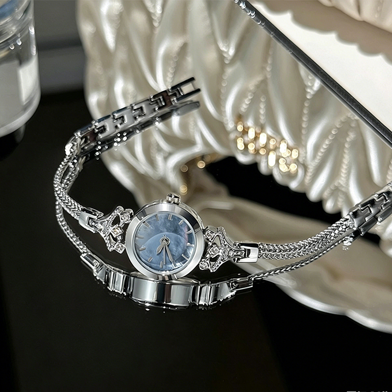 ⌚ Elegante Damenuhr mit Perlmuttzifferblatt – ✨ schimmert in Pastelltönen | 💎 Edelstahlgehäuse | 🦋 italienisches Lederarmband