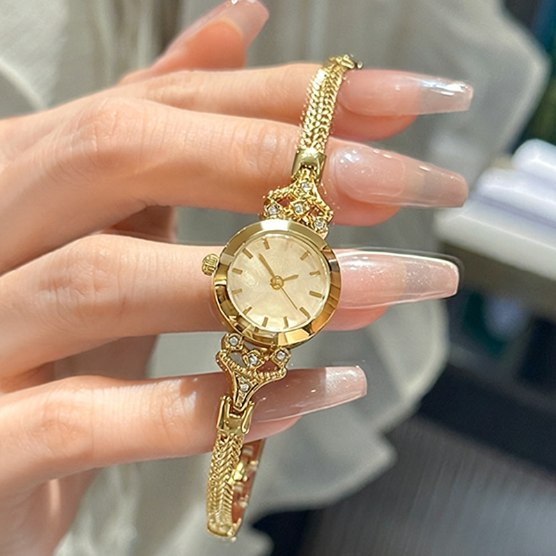 ⌚ Elegante Damenuhr mit Perlmuttzifferblatt – ✨ schimmert in Pastelltönen | 💎 Edelstahlgehäuse | 🦋 italienisches Lederarmband
