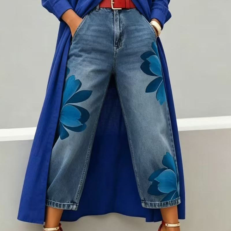 👖🌸 50% RABATT! Damen Weite Jeans mit künstlerischer Blumenapplikation – Lässig, figurbetont & perfekt für Alltag, Büro oder Date ✨
