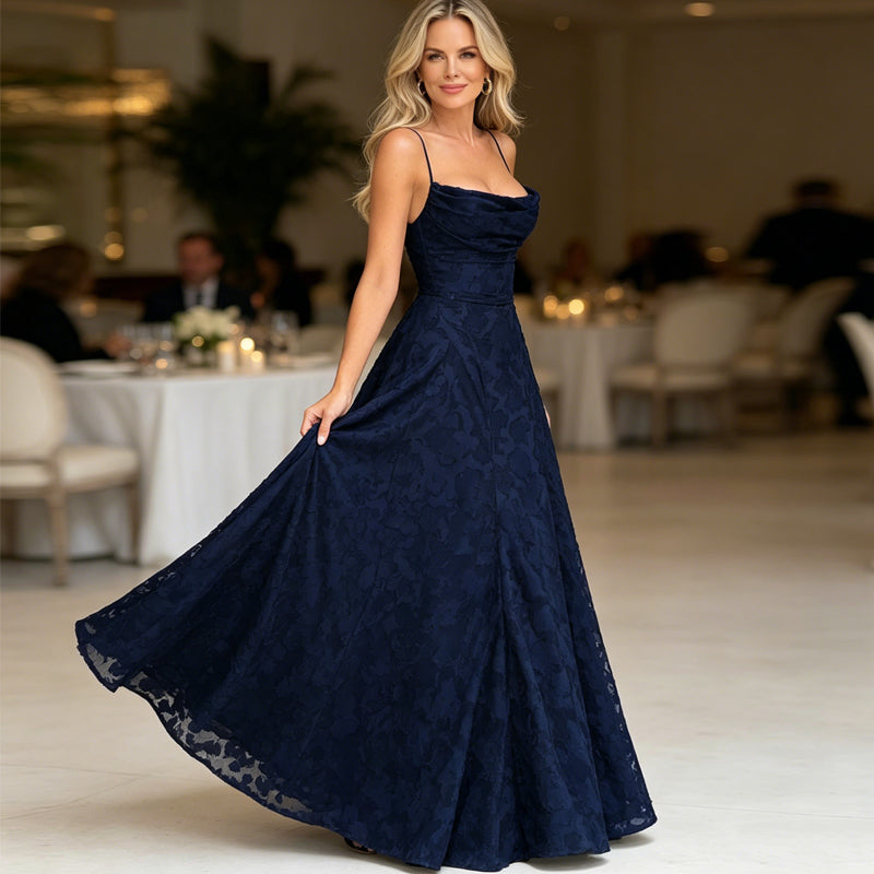 👗🌸 Figurbetontes Spitzenkleid mit Blumenmuster und ausgestelltem Saum – 50% RABATT! Romantisch, feminin & perfekt für festliche Anlässe, Hochzeiten oder Date