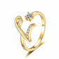 💍⏰ 50% RABATT – NUR FÜR KURZE ZEIT! Damen Ring mit Buchstaben – Funkelnde Zirkonia-Verzierung, verstellbare Größe & elegantes Design ✨