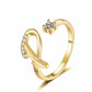 💍⏰ 50% RABATT – NUR FÜR KURZE ZEIT! Damen Ring mit Buchstaben – Funkelnde Zirkonia-Verzierung, verstellbare Größe & elegantes Design ✨