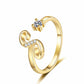 💍⏰ 50% RABATT – NUR FÜR KURZE ZEIT! Damen Ring mit Buchstaben – Funkelnde Zirkonia-Verzierung, verstellbare Größe & elegantes Design ✨