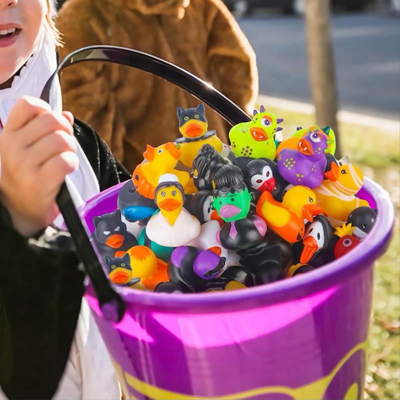🦆🎃 50% RABATT!! Halloween-Enten-Badespielzeug für Kinder – Schwimmende Leucht-Enten, aufziehbare Badeenten & Spritz-Enten – Perfekt für Bad, Pool & Halloween-Party ✨