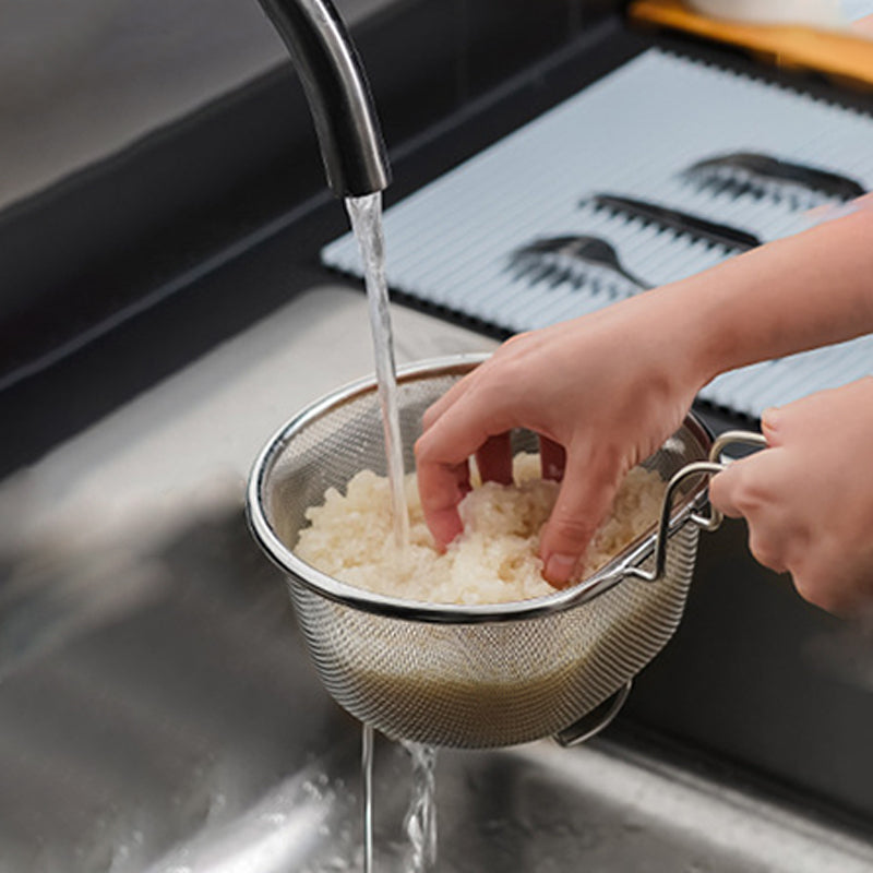 【⏰Limitiertes Angebot – 50% Rabatt】🍳 Hochwertiges Edelstahlsieb mit Griff – Praktisch zum Abseihen, Waschen & Kochen