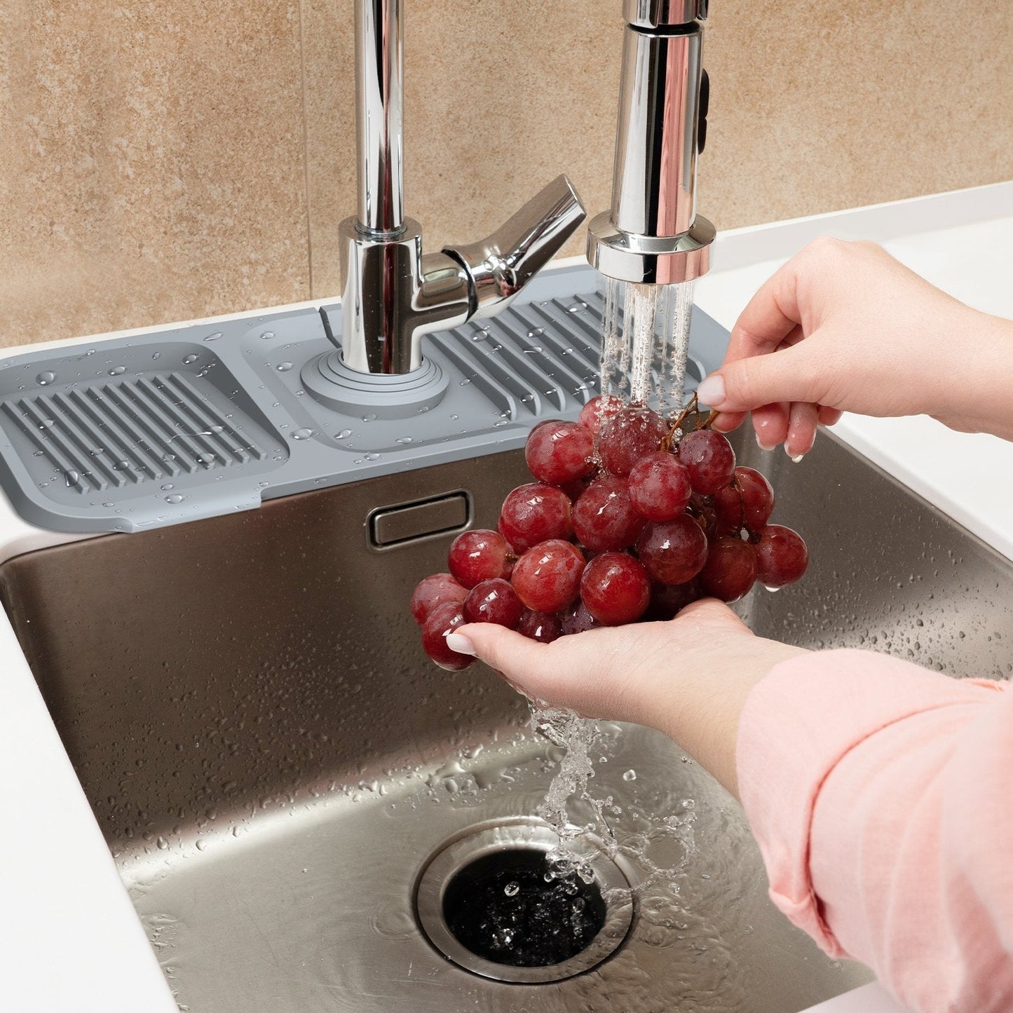🚰💥 NUR FÜR KURZE ZEIT 50 % RABATT! Küchen- & Badezimmer-Wasserhahn-Spritzschutzmatte – Silikon-Tropffänger, verdickte wasserdichte Ablaufmatte – 2 Größen ✨